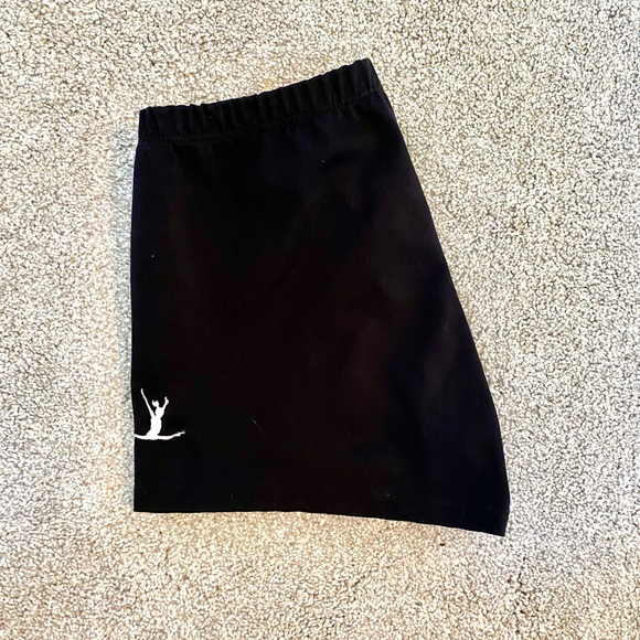 ✨ Tumblewear Black Athletic Shorts - Picture 4 of 4